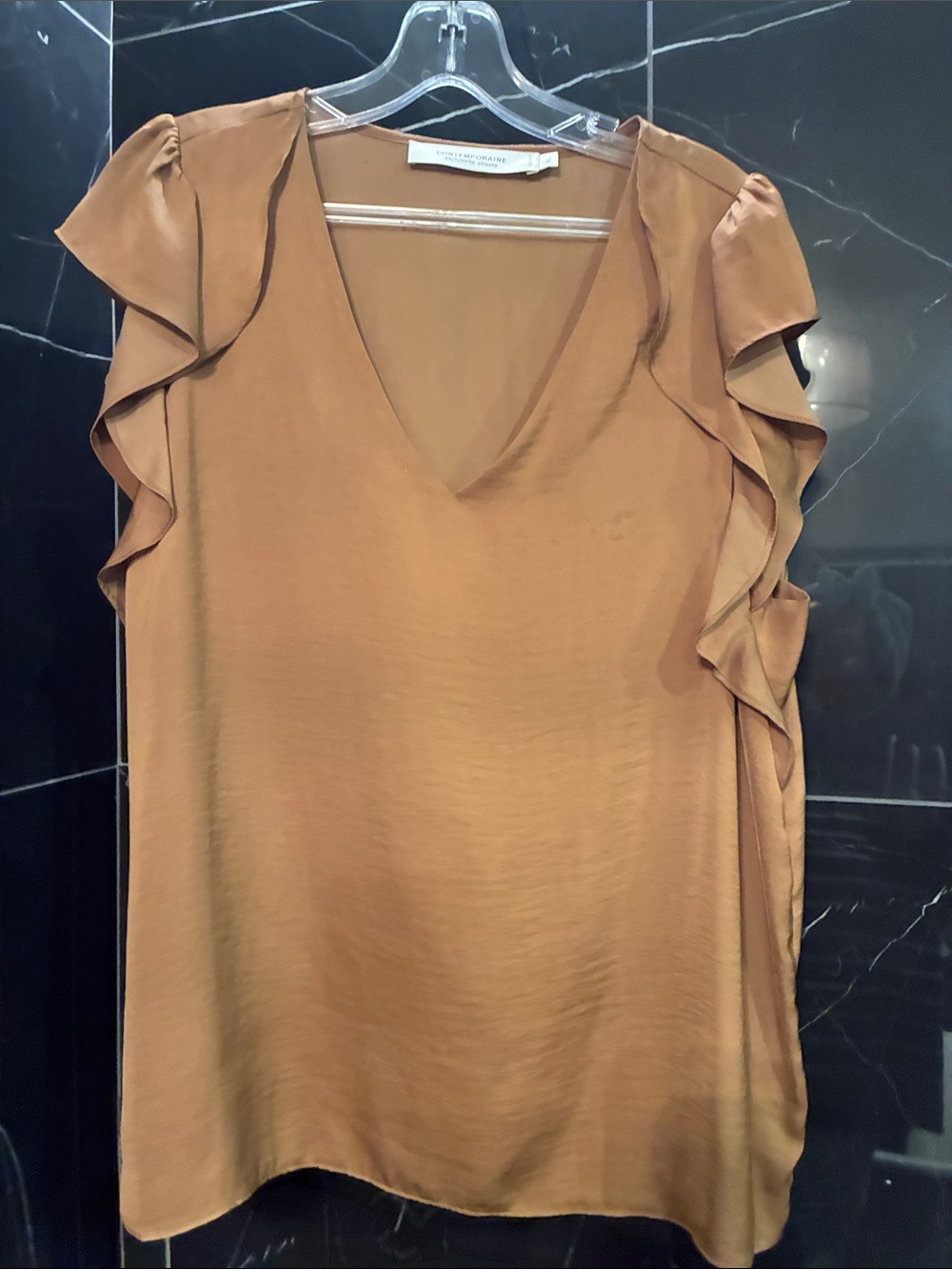 Woven Ruffle Sleeve V-Neck Blouse in Camel/Cooper